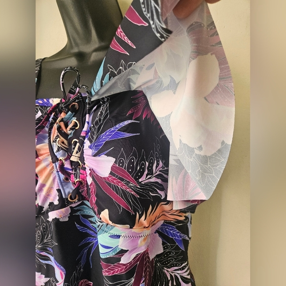 Raisins -Women's  Size 16W Curves Swimsuit. - Picture 6 of 10